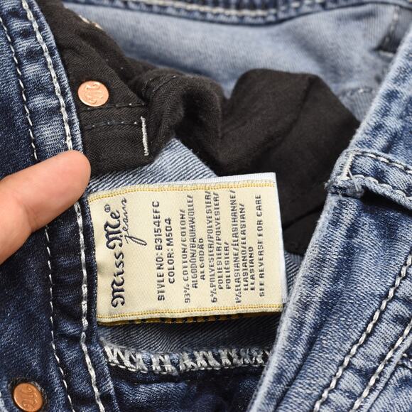 Miss Me Women Cotton Blue Size 26 Mid rise Easy Crop Jeans Denim Solid Embelish - Picture 8 of 8